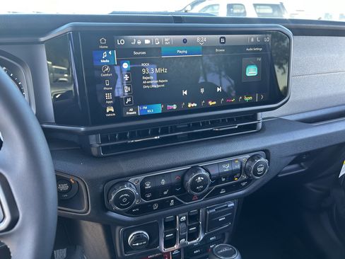 New 2025 Jeep Gladiator Willys image 27