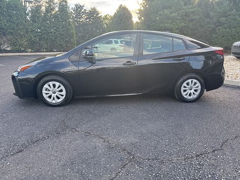 Used 2021 Toyota Prius LE w/ Carpet Mat Package (TMS) FWD image 13