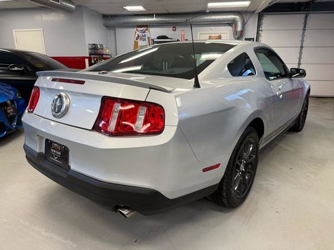 Used 2010 Ford Mustang Coupe image 6