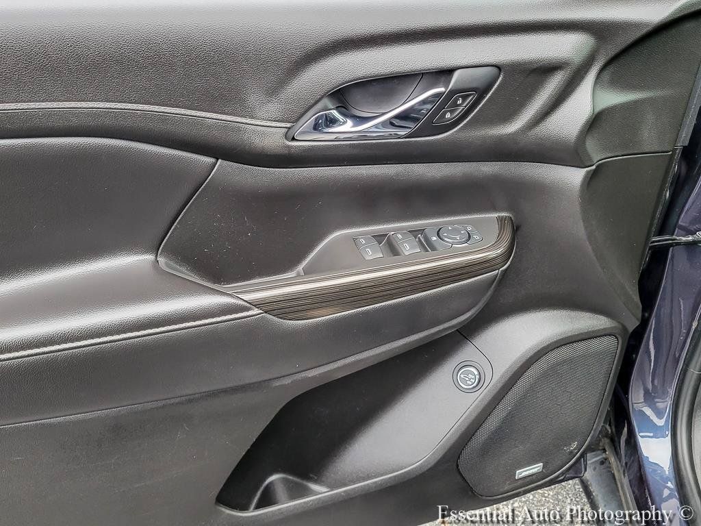 Used 2019 GMC Acadia SLT FWD image 16