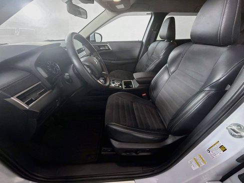 Used 2024 Mitsubishi Outlander SE AWD/4WD image 2