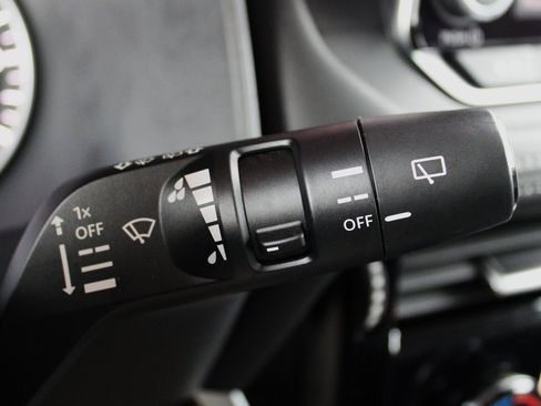 Certified 2022 Nissan Rogue SV image 34