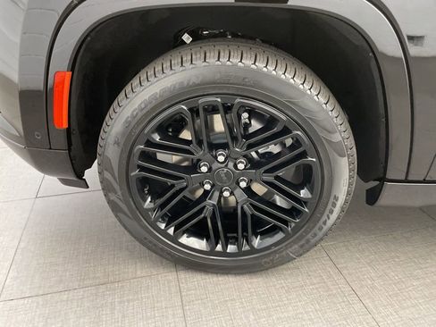 New 2026 Jeep Grand Wagoneer Limited AWD/4WD image 10