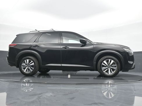 Used 2024 Nissan Pathfinder SL image 22