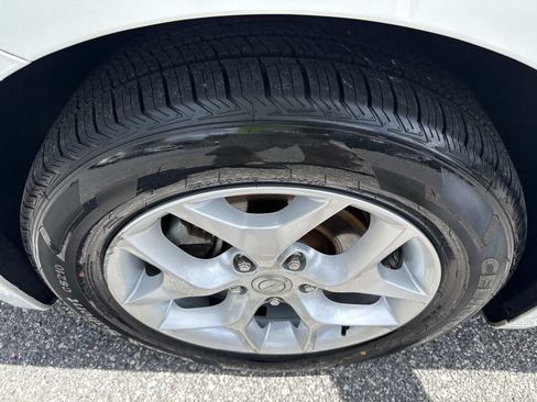 Used 2018 Chrysler Pacifica Touring-L w/ Tire & Wheel Group FWD image 11