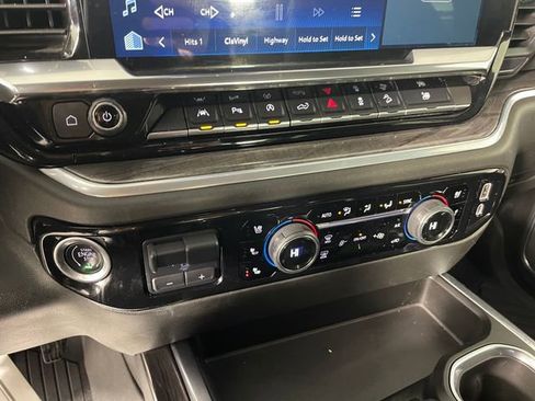 Used 2022 Chevrolet Silverado 1500 LTZ w/ LTZ Premium Package image 8