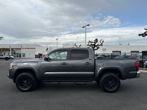 Used 2021 Toyota Tacoma SR5 w/ Blackout Package (TMS) image 7