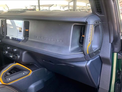 Used 2024 Ford Bronco Badlands image 17