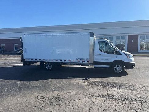 Used 2023 Ford Transit 350 Low Roof DRW image 4