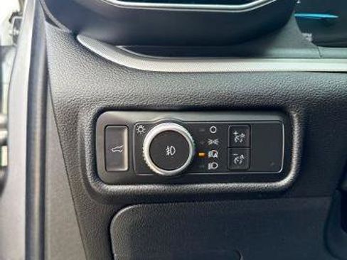 Certified 2022 Ford Explorer XLT w/ Equipment Group 202A RWD image 30