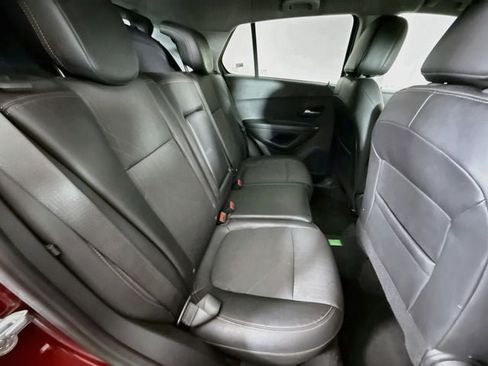 Used 2022 Chevrolet Trax LT w/ Driver Confidence Package AWD/4WD image 25