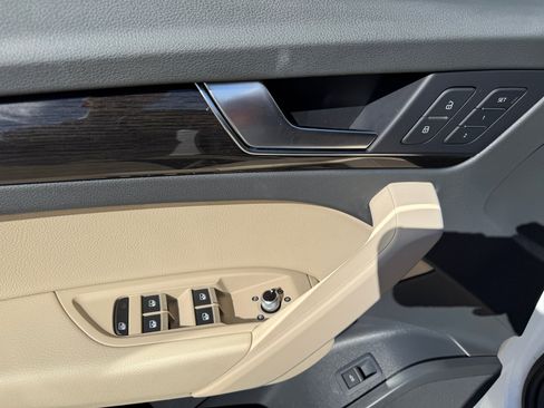 Used 2018 Audi Q5 2.0T Premium Plus w/ Premium Plus Package image 12