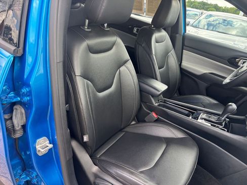 Used 2025 Jeep Compass Limited AWD/4WD image 37