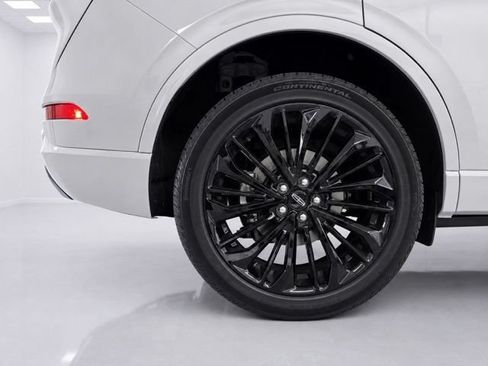 Used 2025 Lincoln Corsair Reserve w/ Equipment Group 202A AWD/4WD image 9