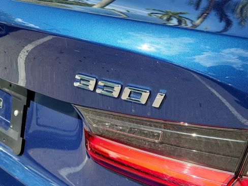 Used 2024 BMW 330i Sedan w/ Convenience Package RWD image 5