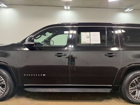 Used 2023 Jeep Wagoneer L Series II AWD/4WD image 37