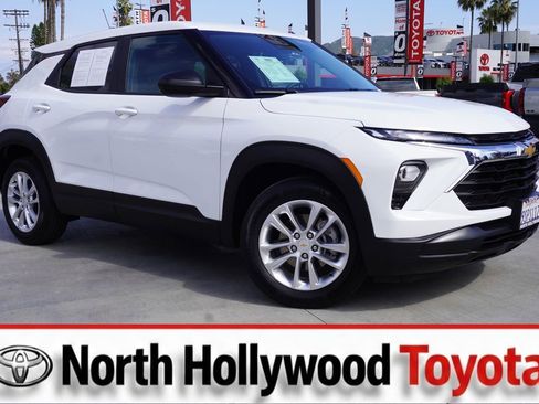 Used 2025 Chevrolet TrailBlazer LS w/ LS Convenience Package FWD image 1