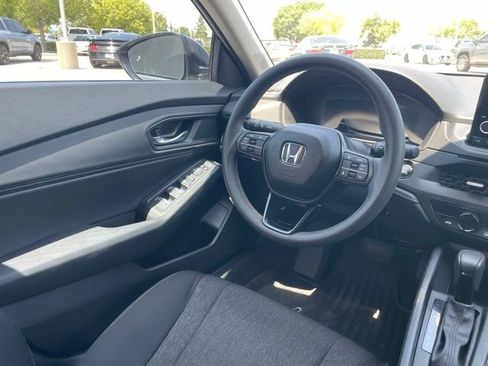 Used 2025 Honda Accord SE image 14