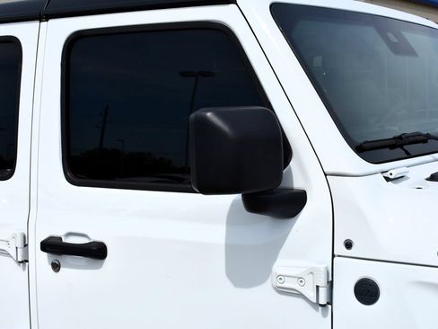 Used 2025 Jeep Gladiator Sport AWD/4WD image 8