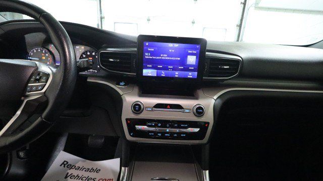Used 2021 Ford Explorer XLT w/ Equipment Group 202A AWD/4WD image 14