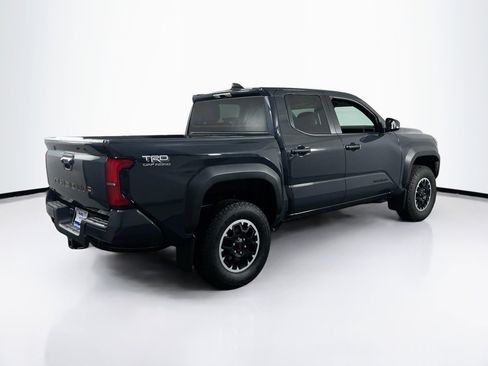 Used 2025 Toyota Tacoma TRD Off-Road AWD/4WD image 5