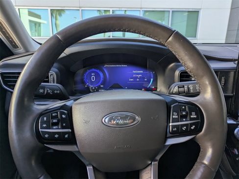 Used 2023 Ford Explorer Platinum w/ Technology Package image 29
