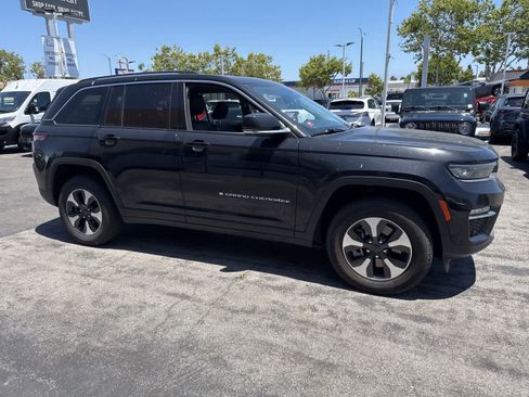 Used 2023 Jeep Grand Cherokee 4WD 4xe w/ Luxury Tech Group II image 10