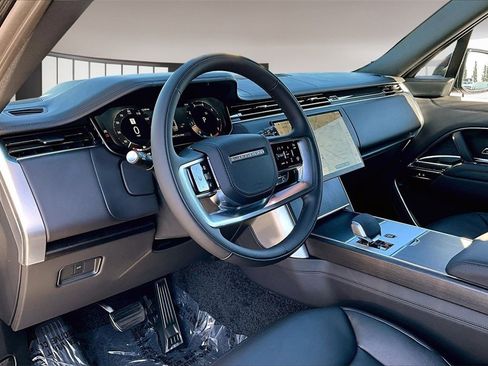 New 2025 Land Rover Range Rover SE image 7