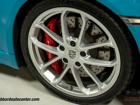 Used 2021 Porsche 718 Boxster Spyder RWD image 38