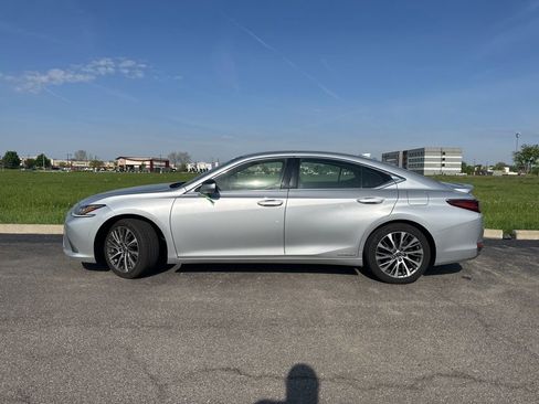 Used 2019 Lexus ES 300h w/ Premium Package FWD image 3