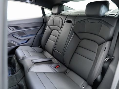 Used 2023 Porsche Taycan image 22