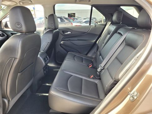 Used 2018 Chevrolet Equinox Premier image 16