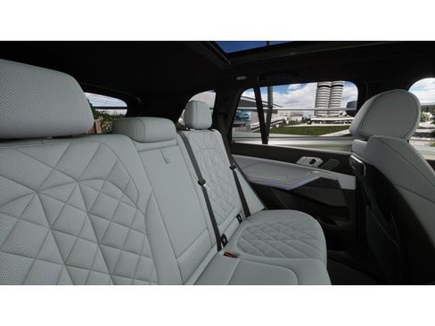 New 2026 BMW X5 xDrive40i w/ M Sport Package AWD/4WD image 12