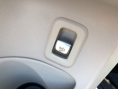 Used 2021 Mercedes-Benz C 300 4MATIC Sedan w/ Premium Package image 14