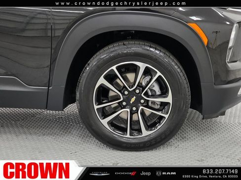 Used 2025 Chevrolet TrailBlazer LT FWD image 9