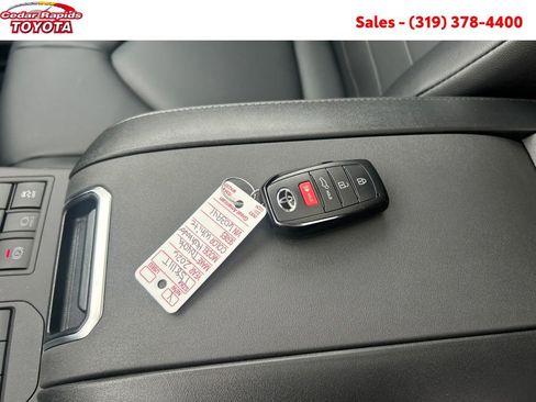 New 2026 Toyota Highlander XLE image 24