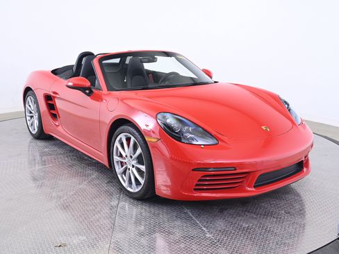 Certified 2025 Porsche 718 Boxster S image 9