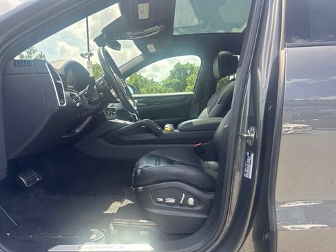 Used 2021 Porsche Cayenne S AWD/4WD image 6