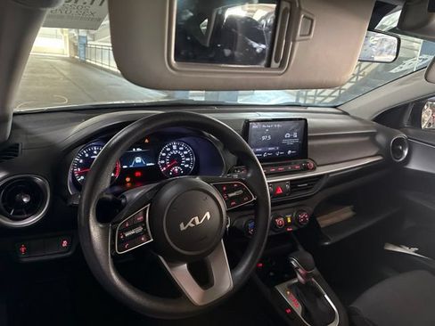 Used 2022 Kia Forte LXS FWD image 6