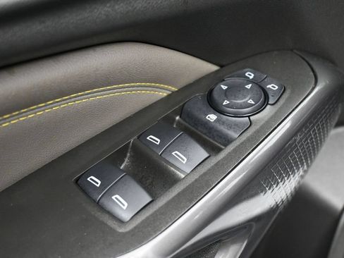 Used 2025 Chevrolet Trax ACTIV FWD image 14