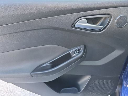 Used 2012 Ford Focus SEL image 18