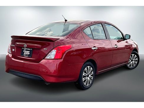 Used 2019 Nissan Versa SV image 6