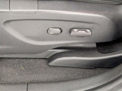 Used 2019 Chevrolet Trax LT w/ LT Convenience Package image 13