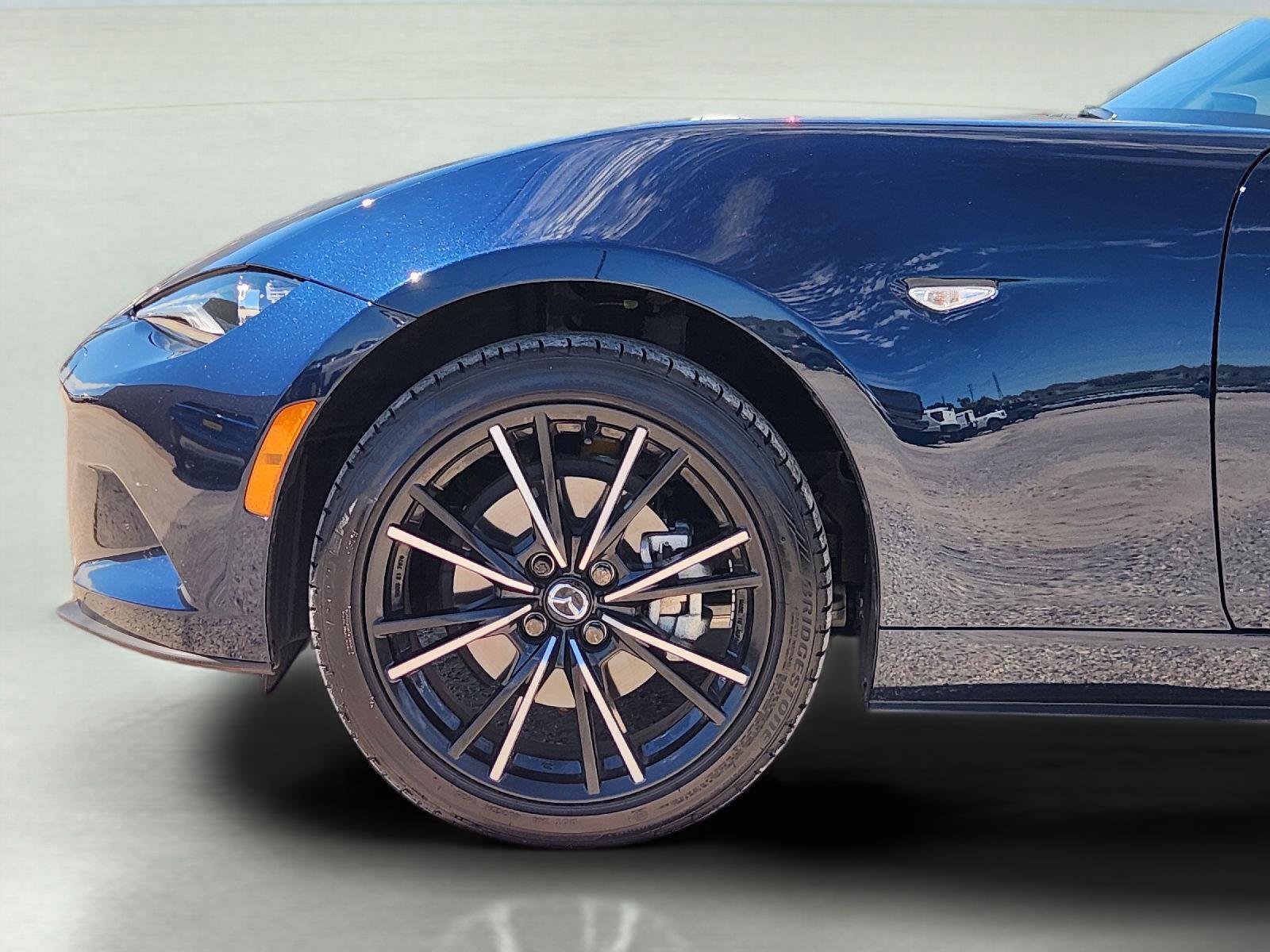 Used 2025 MAZDA MX-5 Miata RF Grand Touring RWD image 8