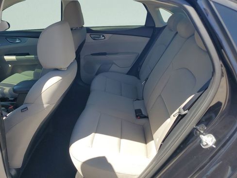 Used 2021 Kia Forte LXS FWD image 13