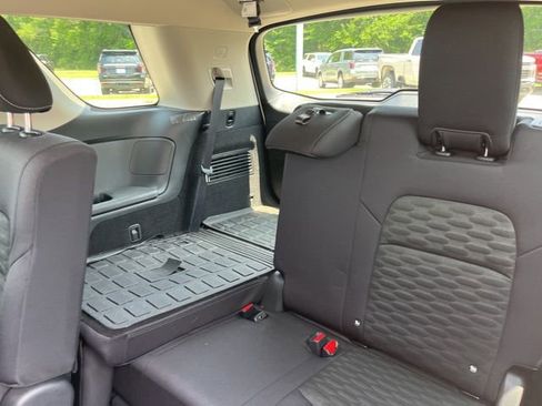 Used 2024 Nissan Pathfinder S FWD image 25