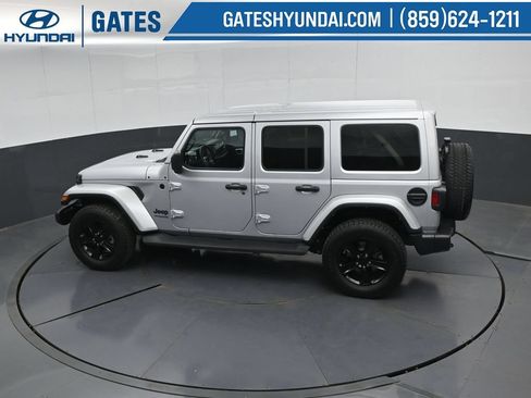 Used 2022 Jeep Wrangler Unlimited Sahara AWD/4WD image 50