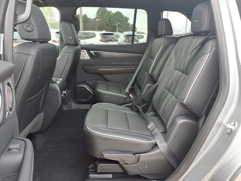 New 2026 Buick Enclave Avenir image 13