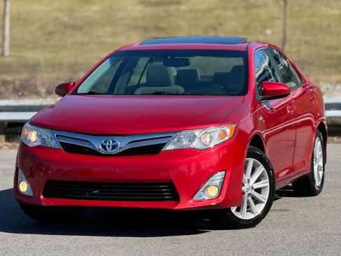 Used 2012 Toyota Camry XLE w/ Convenience Pkg FWD image 1