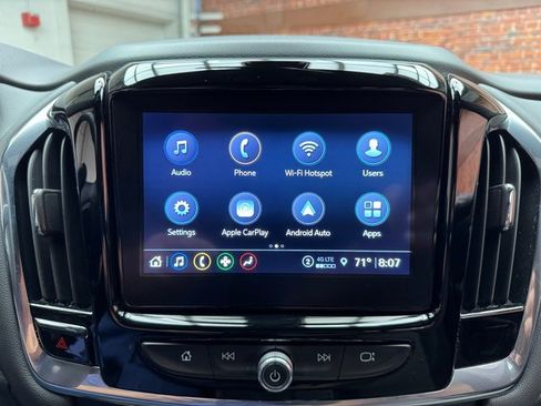 Used 2023 Chevrolet Traverse LT image 20